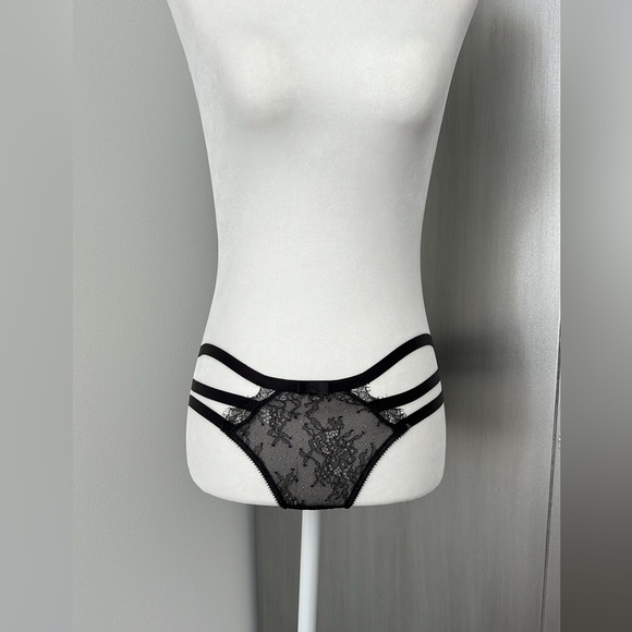 Victoria’s Secret Push-Up Bra - Picture 11 of 13